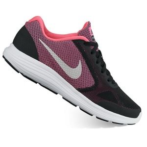 Girls Nike revolution sneakers, size 6 pink black - new in box